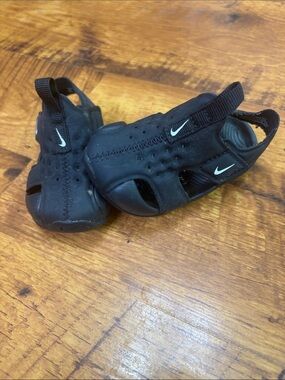 Nike Black Kids Closed-Toe Sandal Shoes